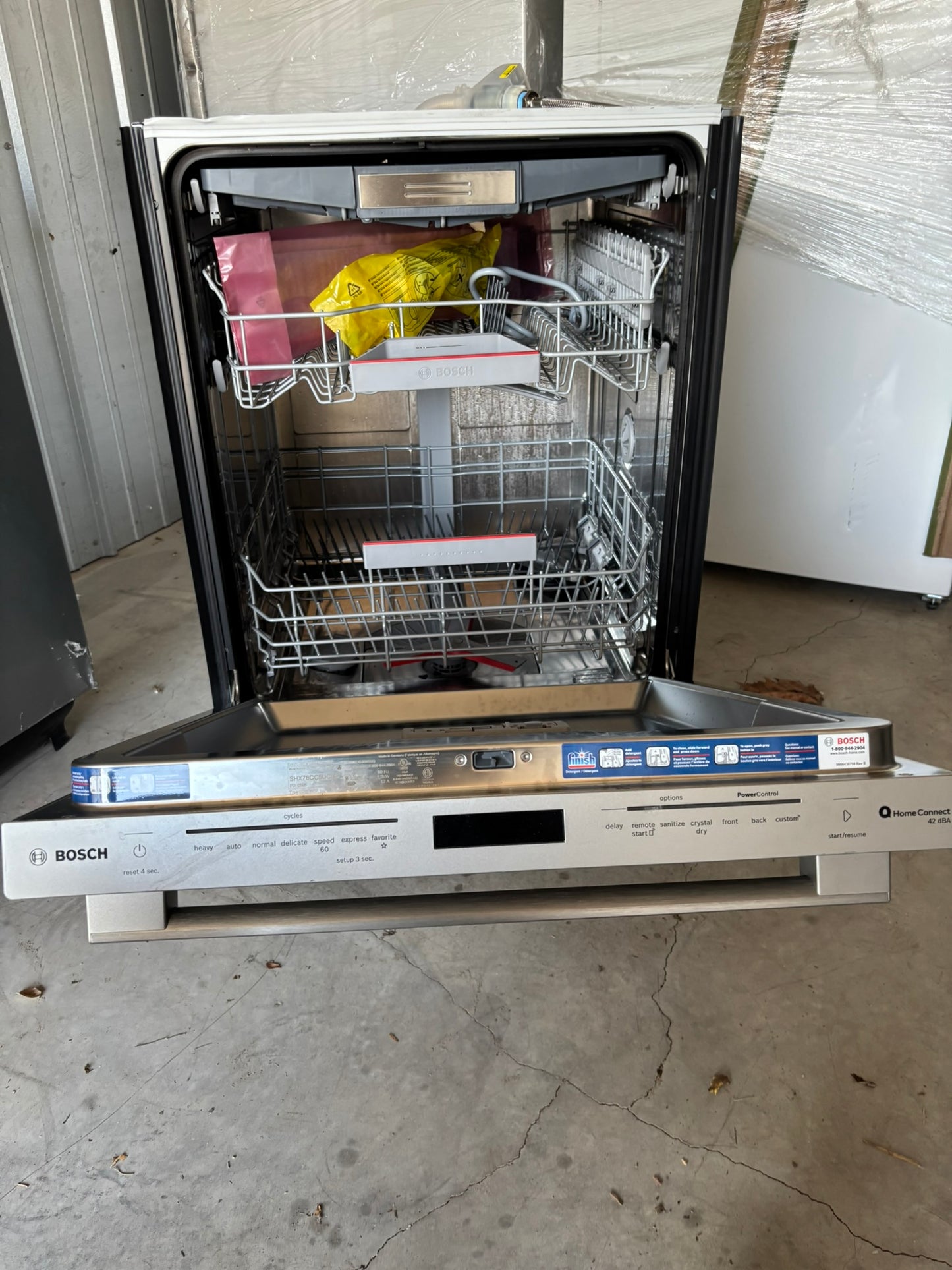 Bosch 800 Series Top Control Towel Bar Handle Dishwasher, Stainless Steel Tub, CrystalDry Technology, Ultra Quiet 42 dBa Scratch & Dent WCA227 - SHX78CC5UC