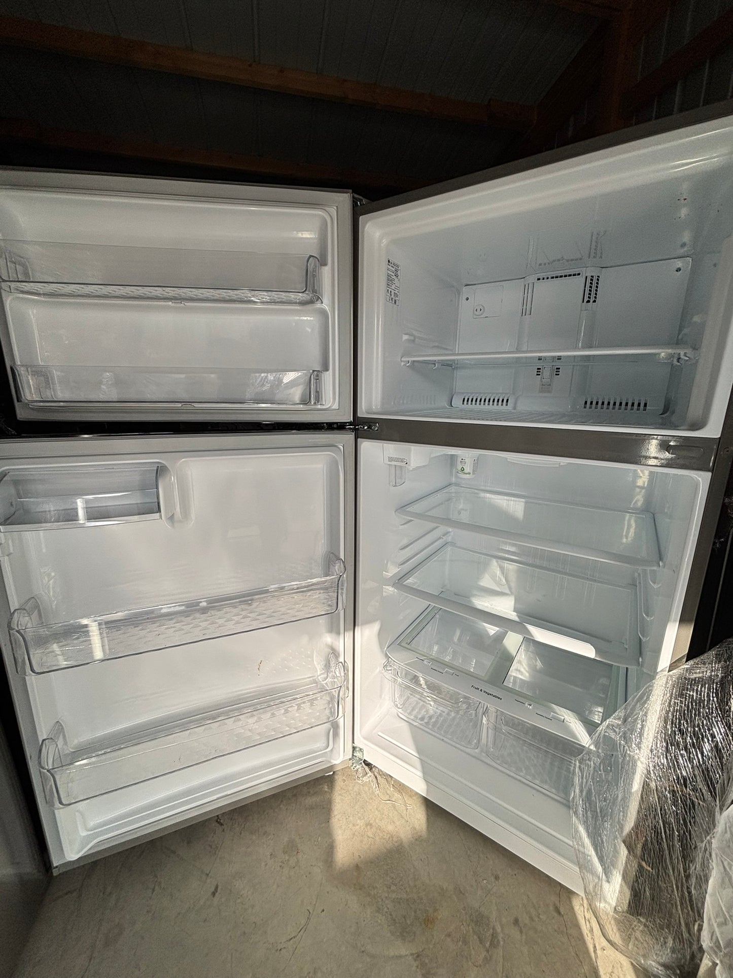 24 cu. ft. 33 Inch Wide Top Freezer Refrigerator - Stainless Steel - Scratch & Dent WCA107 - LG LRTLS2403S