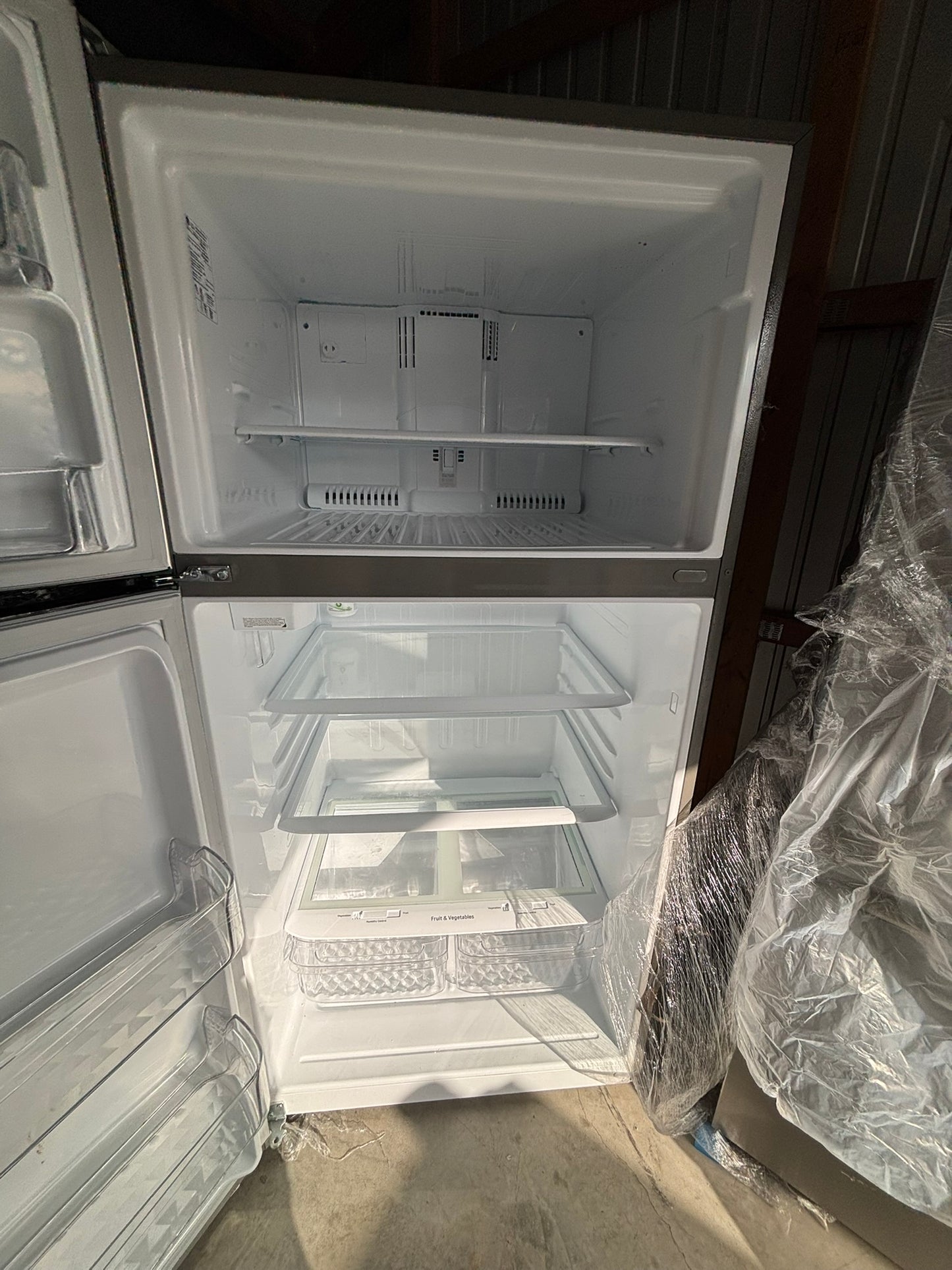 24 cu. ft. 33 Inch Wide Top Freezer Refrigerator - Stainless Steel - Scratch & Dent WCA107 - LG LRTLS2403S