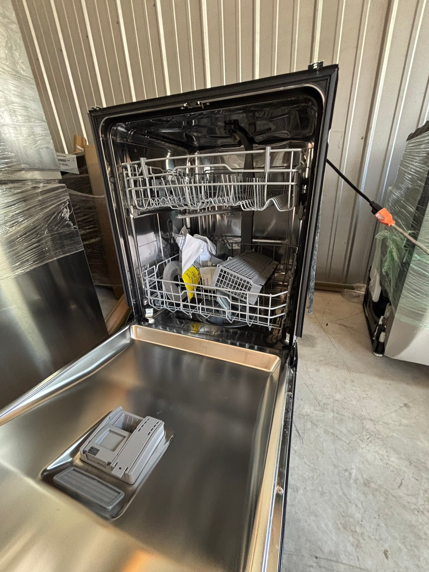 Front Control Dishwasher with LoDecibel Operation and Dynamic Dry™ - Scratch & Dent WCA119 - LG LDFC2423B