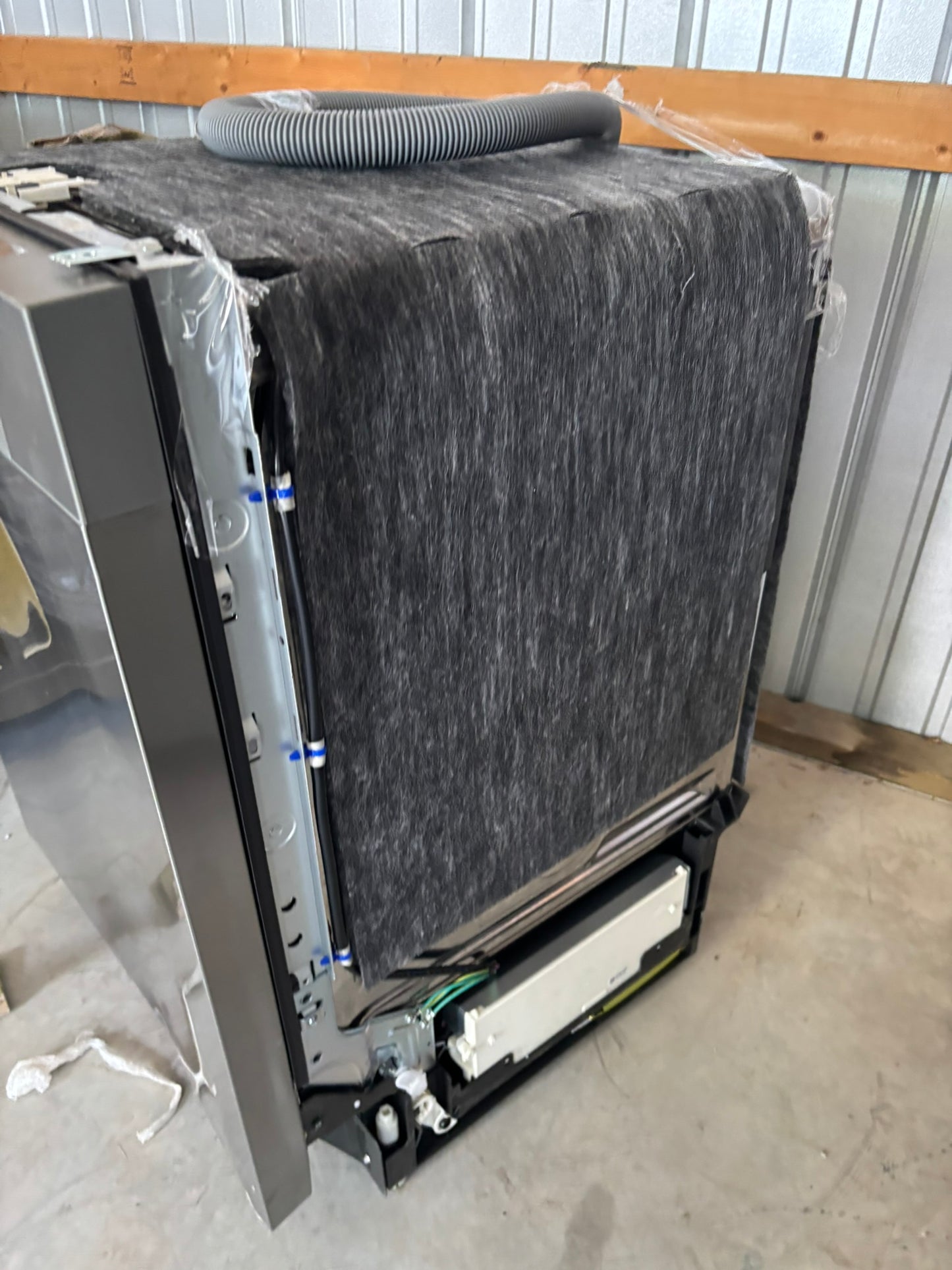 Front Control Dishwasher with LoDecibel Operation and Dynamic Dry™ - Scratch & Dent WCA123 - LG LDFC2423V