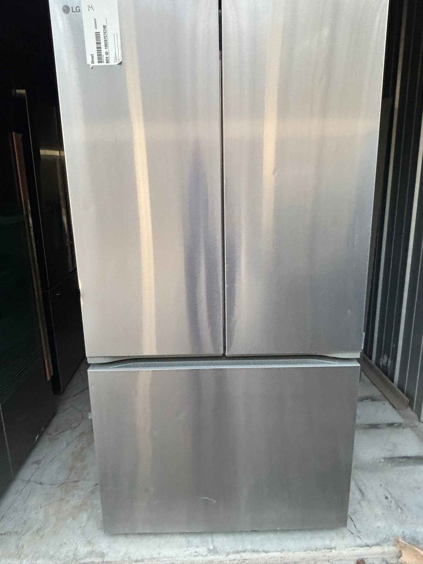 27 cu. ft. Smart Counter-Depth MAX™ French Door Refrigerator - Scratch & Dent WCA131 - LG LRFLC2716S