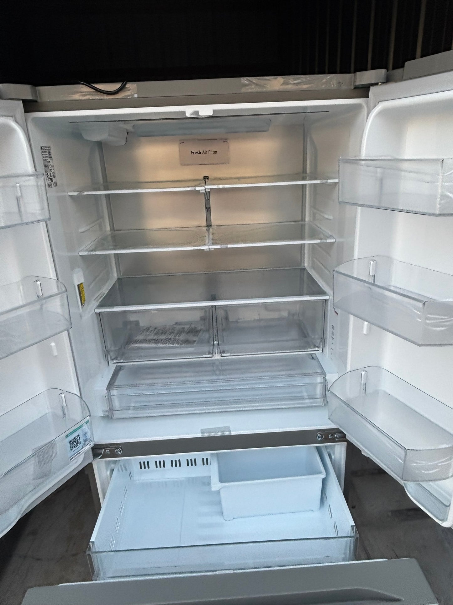 27 cu. ft. Smart Counter-Depth MAX™ French Door Refrigerator - Scratch & Dent WCA131 - LG LRFLC2716S