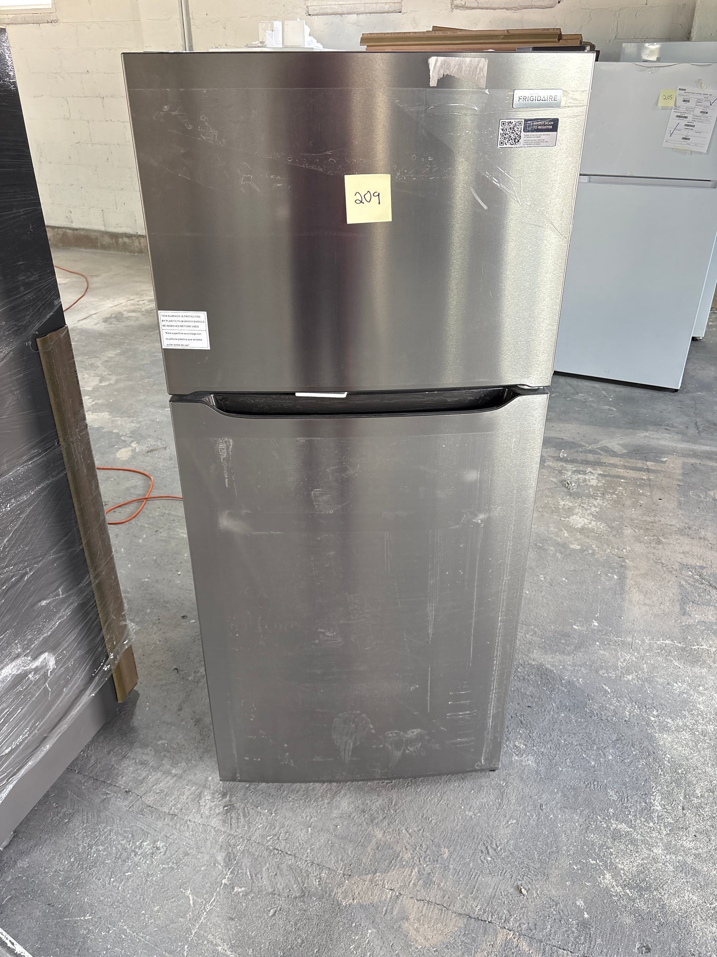 Frigidaire 18 Cu. Ft. Garage Ready Top Freezer Refrigerator Scratch & Dent WCA209 - FRTE1835AV