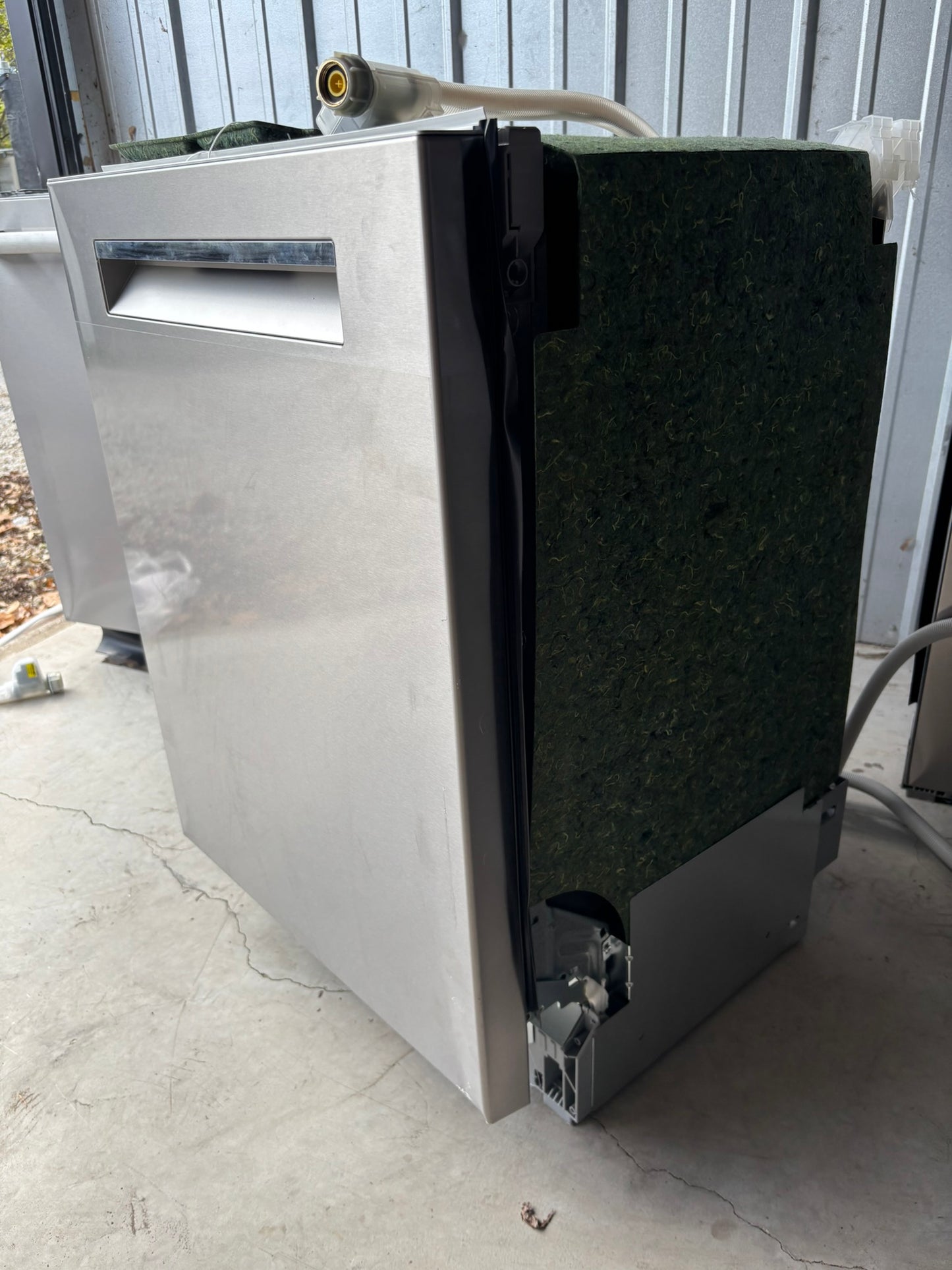 Bosch 800 Series Top Control Towel Bar Handle Dishwasher, Stainless Steel Tub, CrystalDry Technology, Ultra Quiet 42 dBa Scratch & Dent WCA221 - SHX78CC5UC