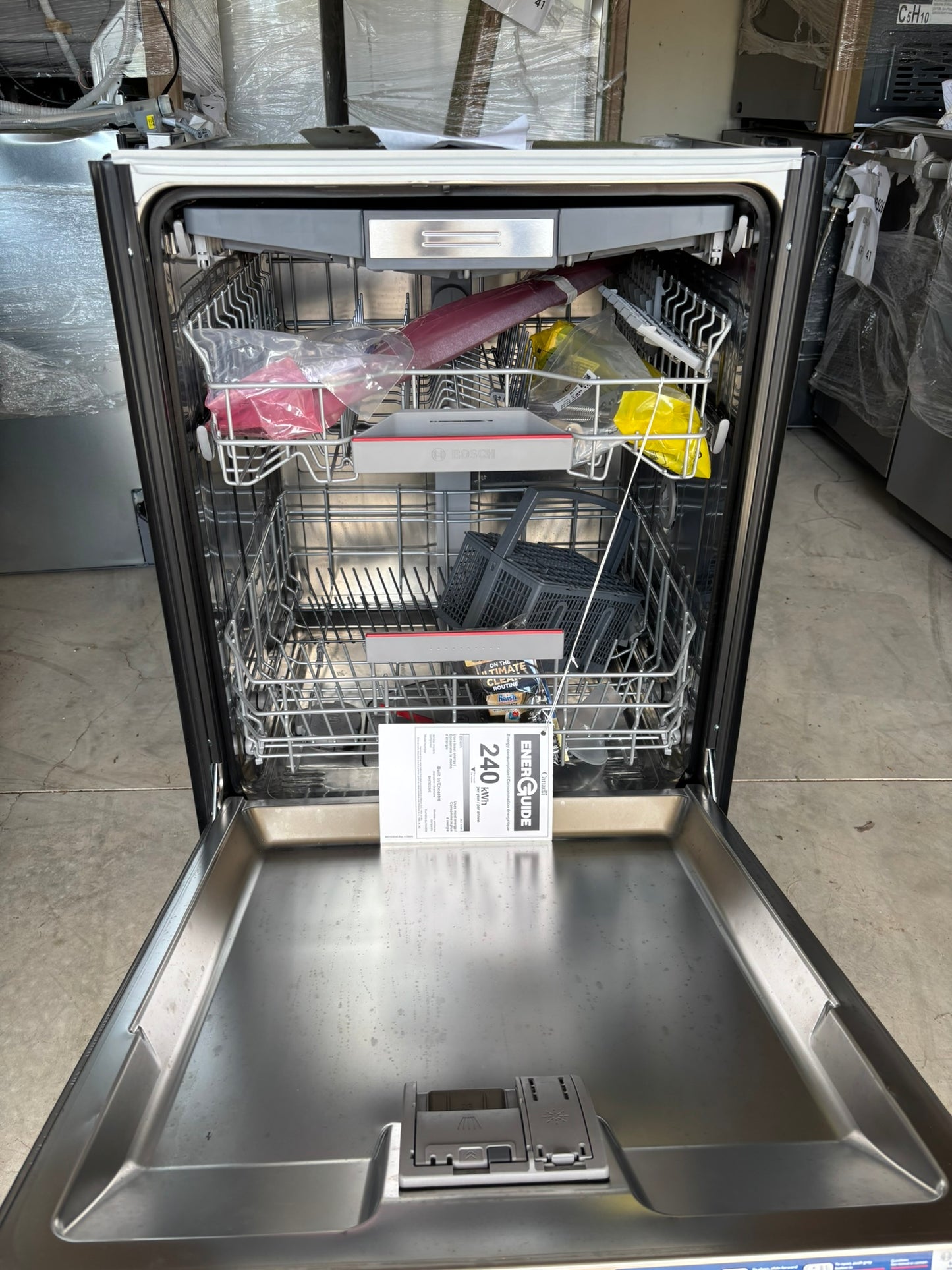 Bosch 500 Series Top Control Pocket Handle Dishwasher, Stainless Steel Tub, PureDry Technology, Ultra Quiet 44 dBa Scratch & Dent WCA224 - SHP65CC5UC