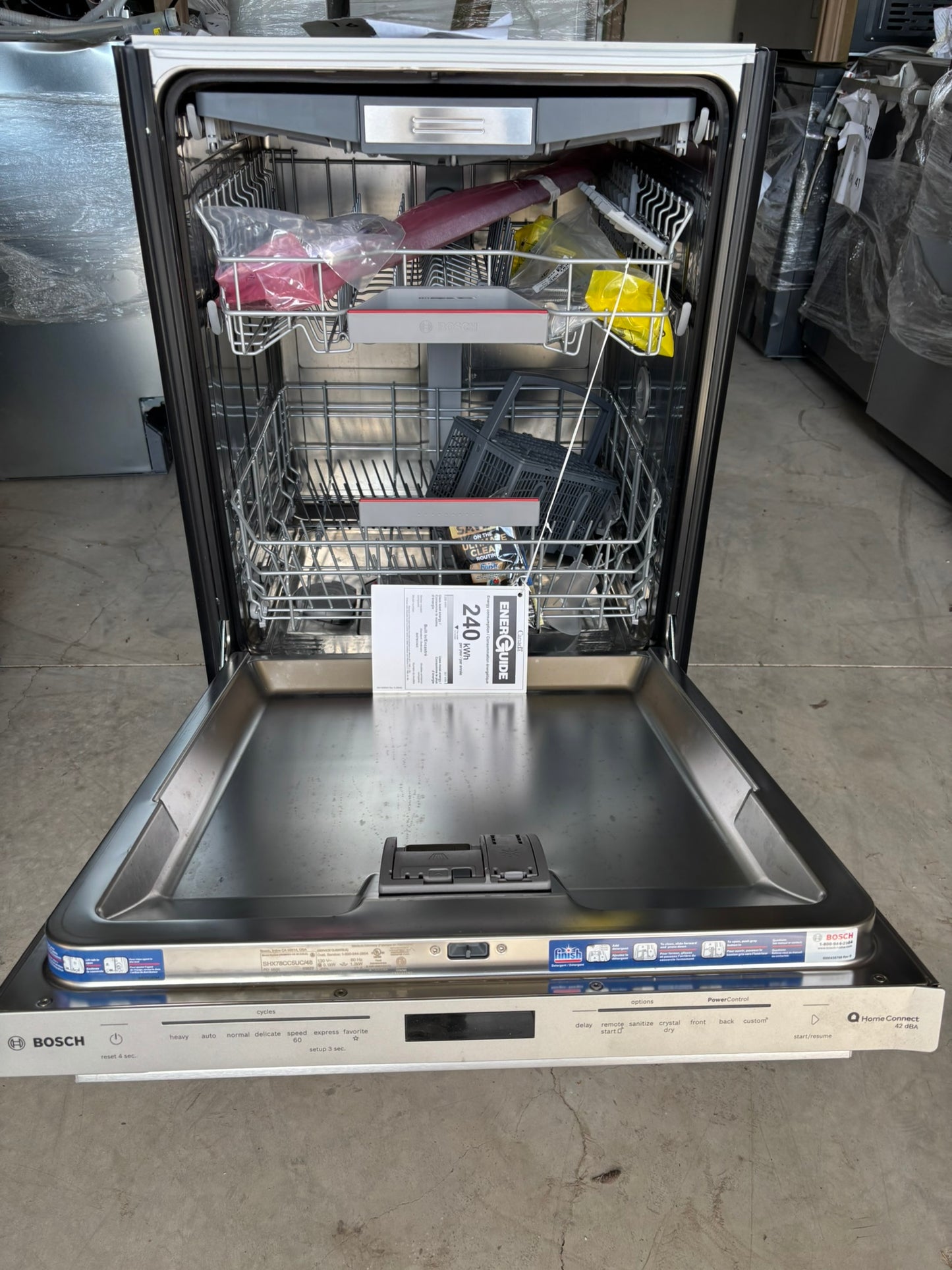 Bosch 500 Series Top Control Pocket Handle Dishwasher, Stainless Steel Tub, PureDry Technology, Ultra Quiet 44 dBa Scratch & Dent WCA224 - SHP65CC5UC