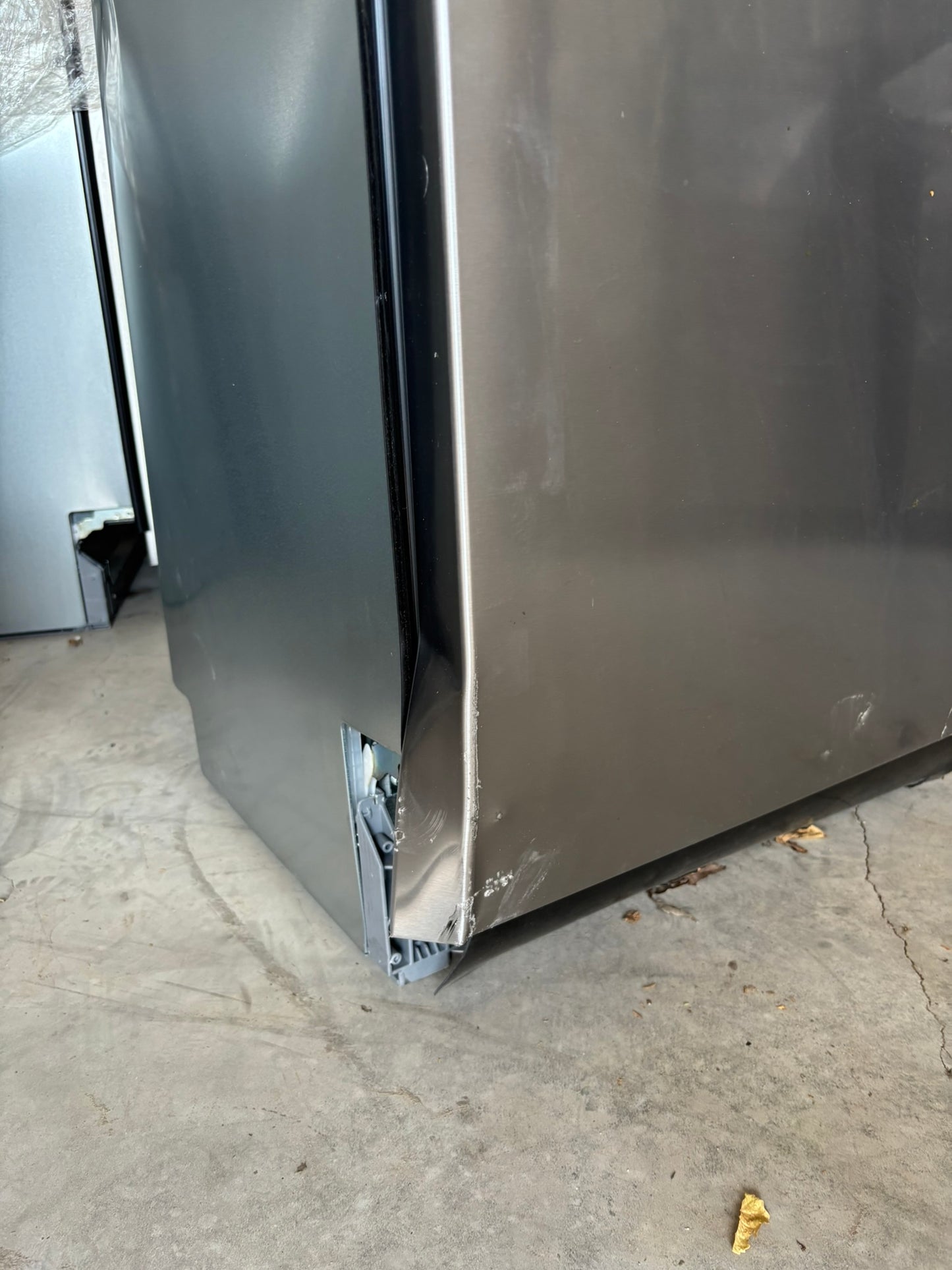 Bosch 500 Series Top Control Pocket Handle Dishwasher, Stainless Steel Tub, PureDry Technology, Ultra Quiet 44 dBa Scratch & Dent WCA225 - SHP65CC5UC