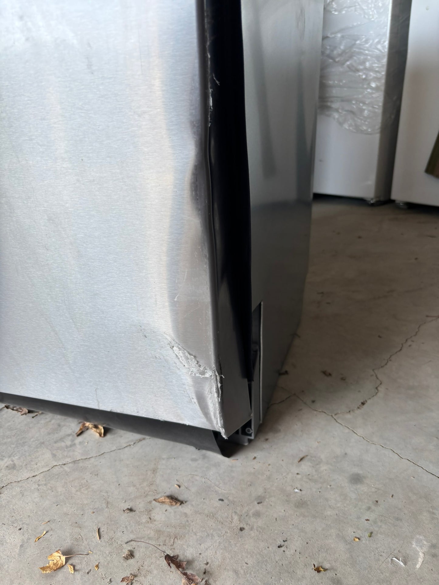 Bosch 500 Series Top Control Pocket Handle Dishwasher, Stainless Steel Tub, PureDry Technology, Ultra Quiet 44 dBa Scratch & Dent WCA225 - SHP65CC5UC