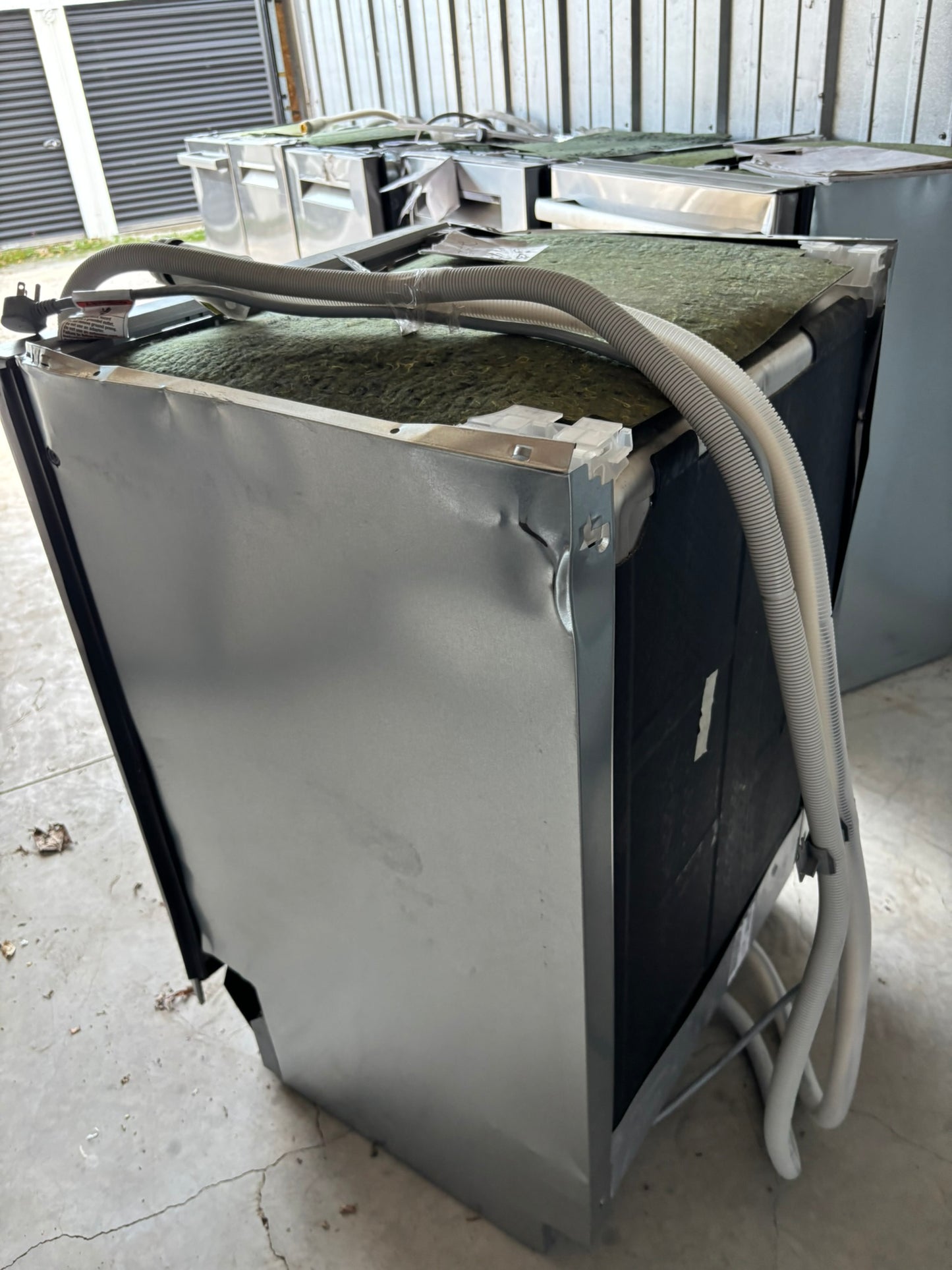 Bosch 500 Series Top Control Pocket Handle Dishwasher, Stainless Steel Tub, PureDry Technology, Ultra Quiet 44 dBa Scratch & Dent WCA225 - SHP65CC5UC