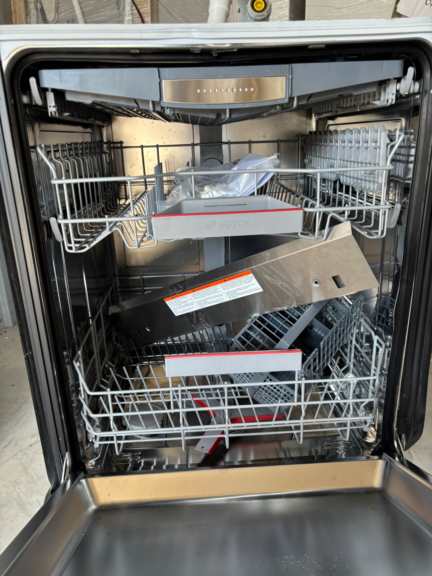 Bosch 500 Series Top Control Pocket Handle Dishwasher, Stainless Steel Tub, PureDry Technology, Ultra Quiet 44 dBa Scratch & Dent WCA225 - SHP65CC5UC