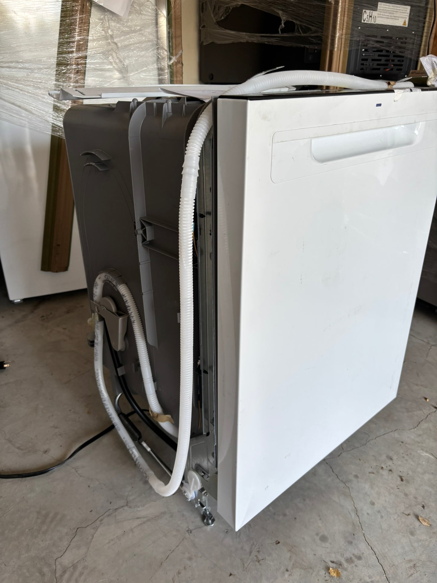 GE ENERGY STAR Top Control with Plastic Interior Dishwasher with Sanitize Cycle & Dry Boost - Scratch & Dent WCA226 GDP630PGRWW