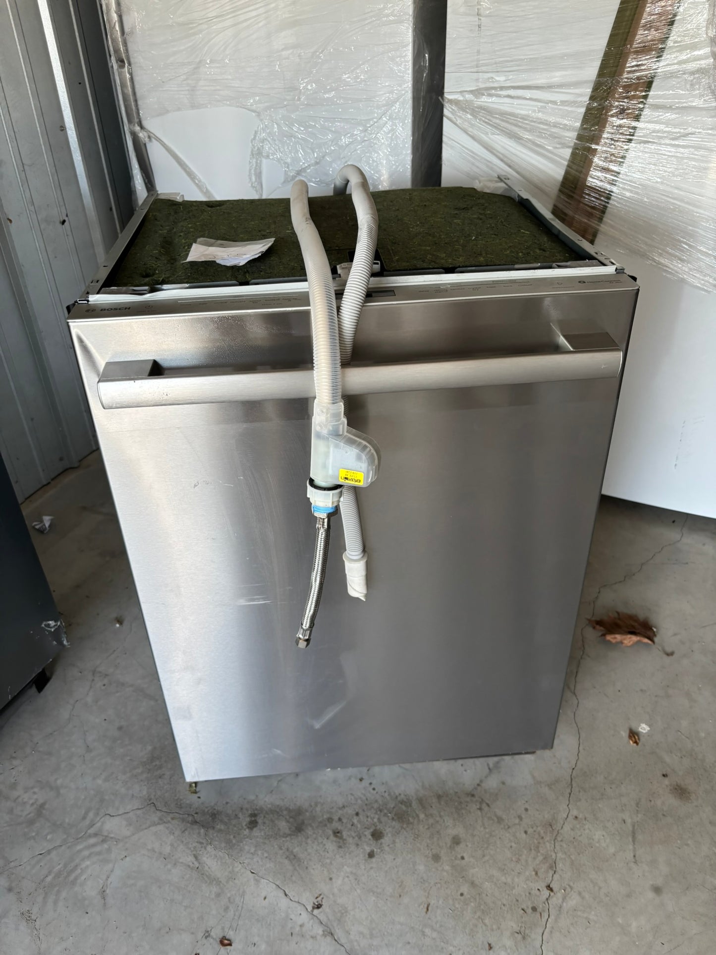 Bosch 800 Series Top Control Towel Bar Handle Dishwasher, Stainless Steel Tub, CrystalDry Technology, Ultra Quiet 42 dBa Scratch & Dent WCA227 - SHX78CC5UC