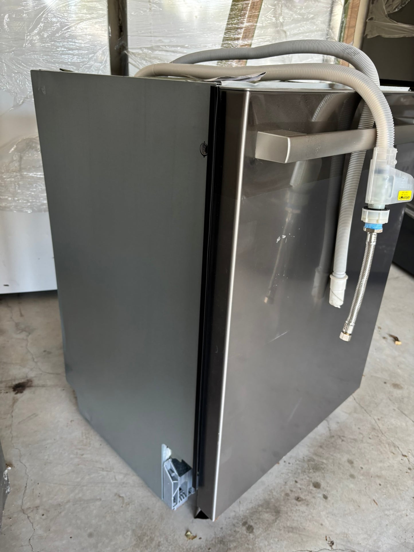 Bosch 800 Series Top Control Towel Bar Handle Dishwasher, Stainless Steel Tub, CrystalDry Technology, Ultra Quiet 42 dBa Scratch & Dent WCA227 - SHX78CC5UC