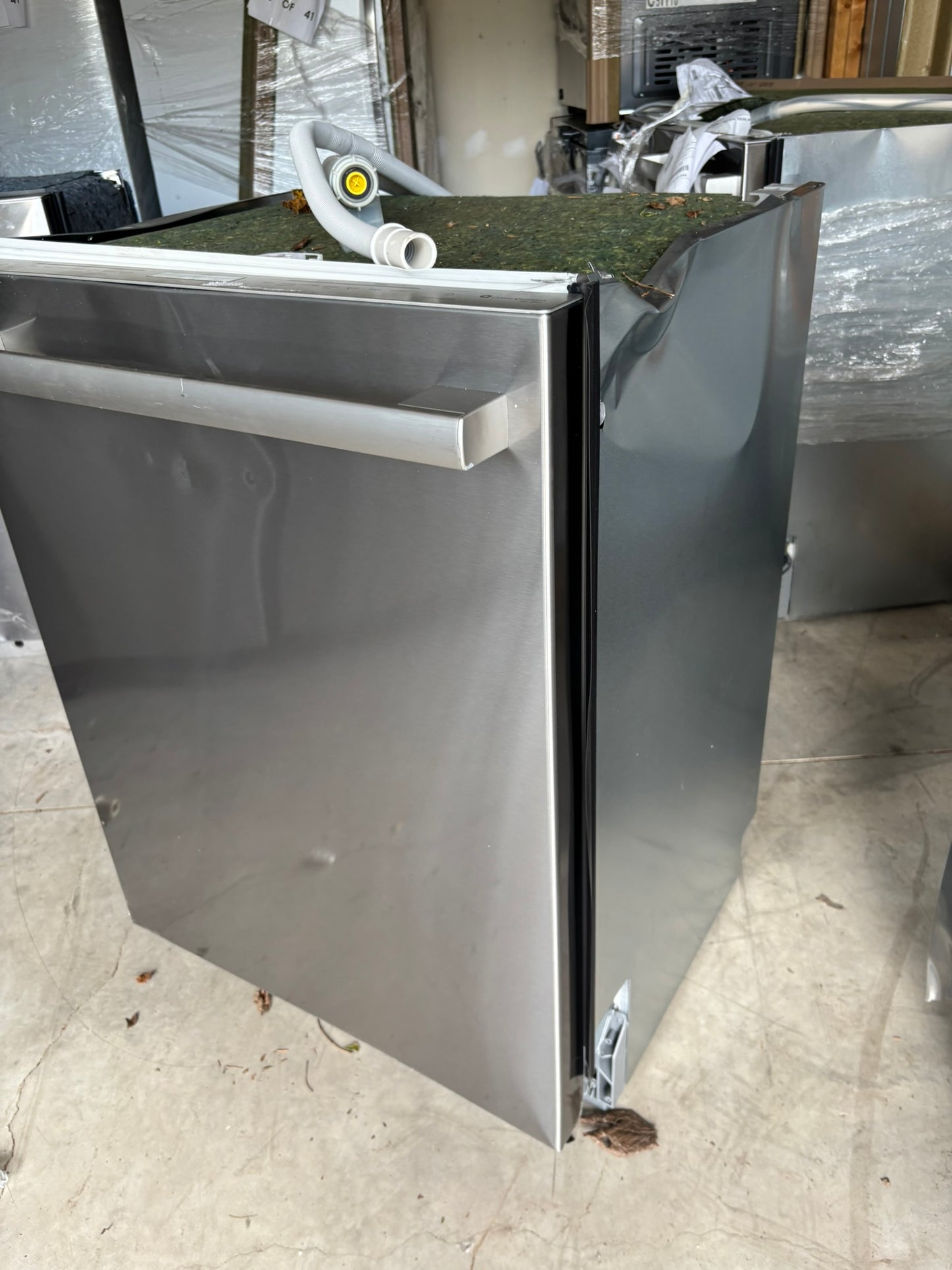 Bosch 800 Series Top Control Towel Bar Handle Dishwasher, Stainless Steel Tub, CrystalDry Technology, Ultra Quiet 42 dBa Scratch & Dent WCA231 - SHX78CC5UC