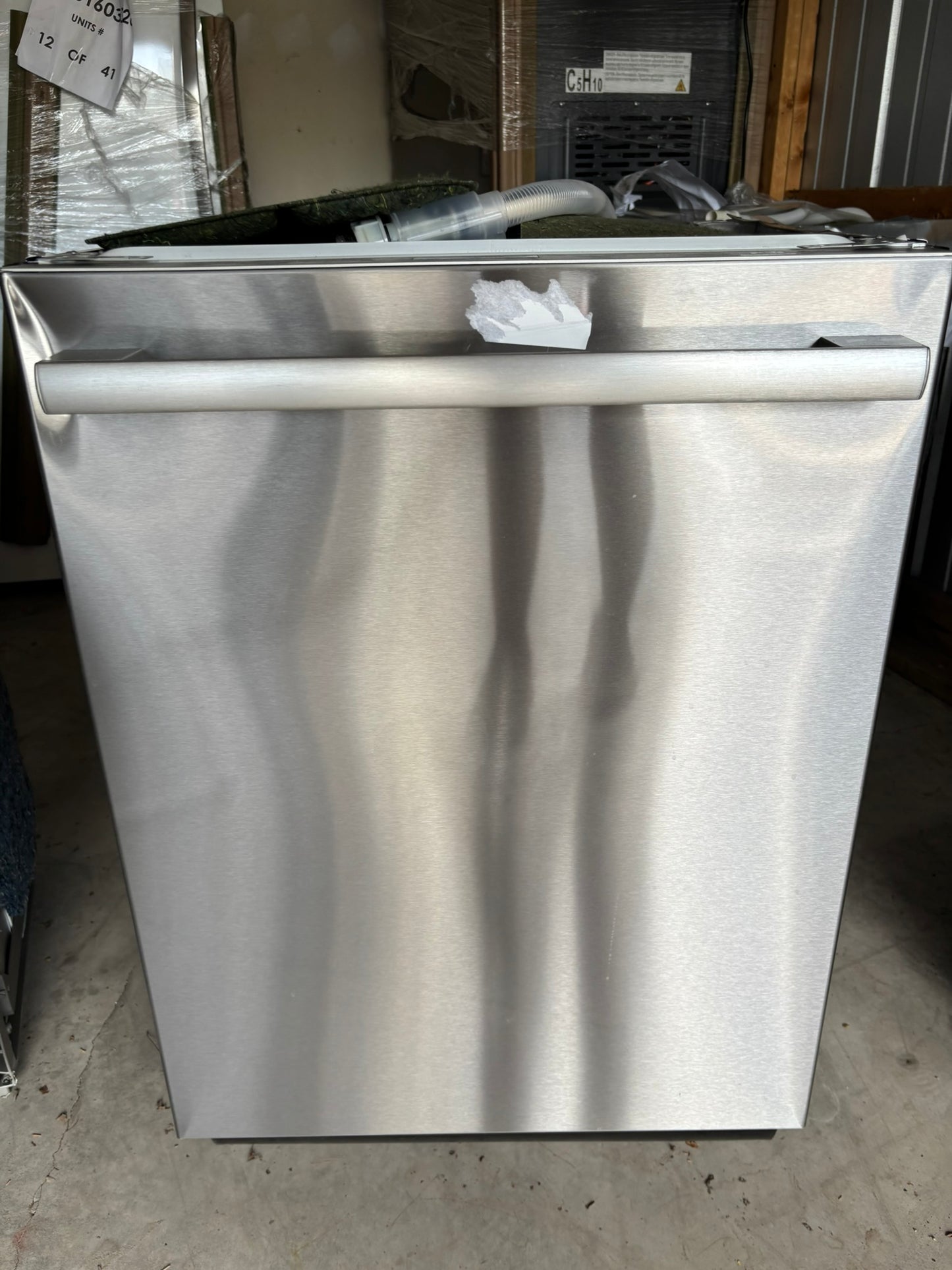 Bosch 800 Series Top Control Towel Bar Handle Dishwasher, Stainless Steel Tub, CrystalDry Technology, Ultra Quiet 42 dBa Scratch & Dent WCA232 - SHX78CC5UC