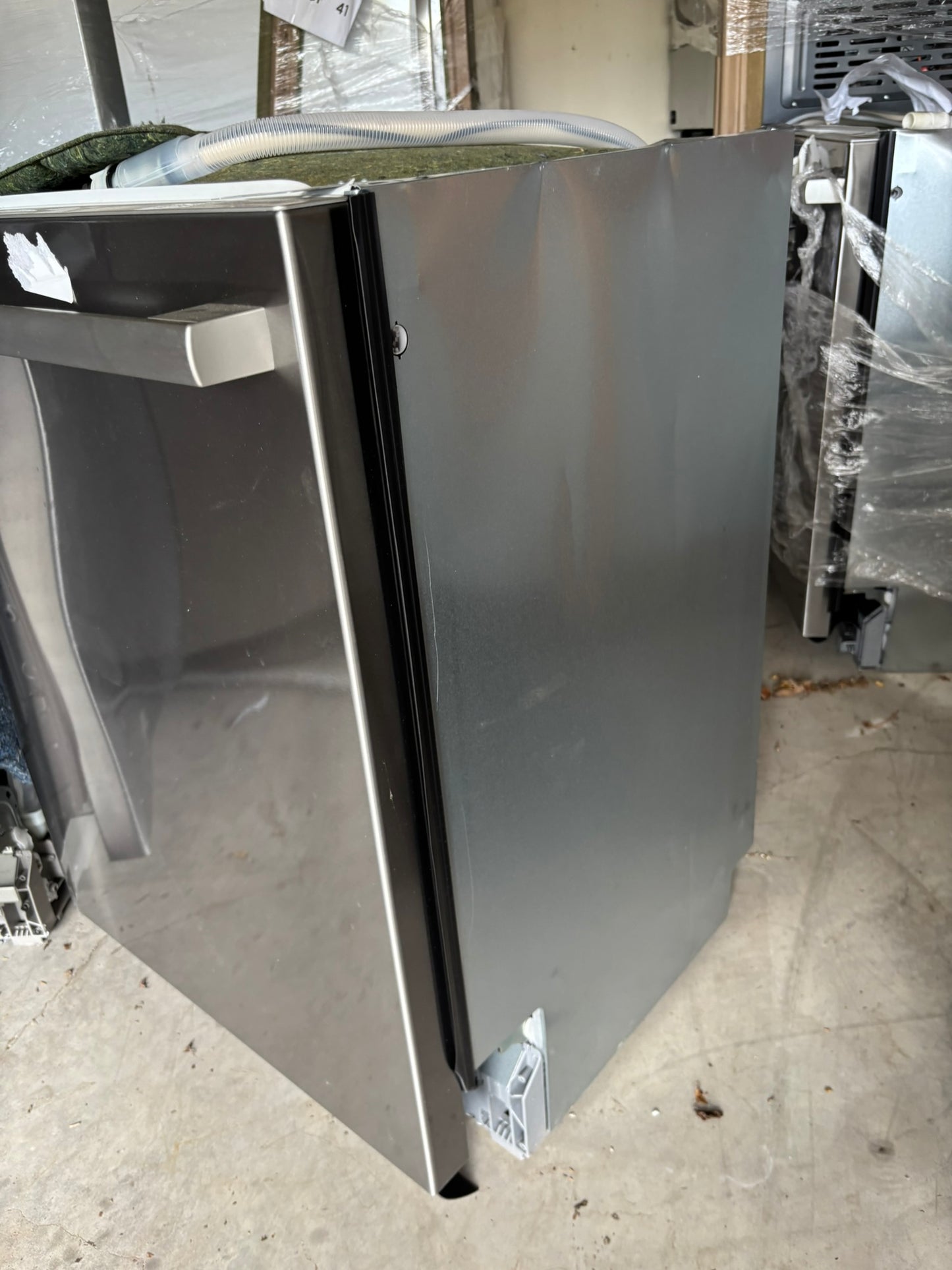 Bosch 800 Series Top Control Towel Bar Handle Dishwasher, Stainless Steel Tub, CrystalDry Technology, Ultra Quiet 42 dBa Scratch & Dent WCA232 - SHX78CC5UC