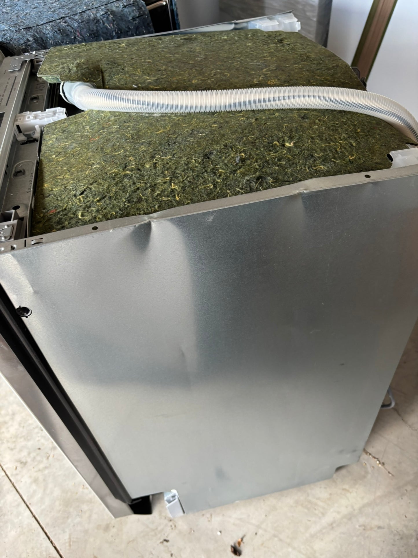 Bosch 800 Series Top Control Towel Bar Handle Dishwasher, Stainless Steel Tub, CrystalDry Technology, Ultra Quiet 42 dBa Scratch & Dent WCA232 - SHX78CC5UC