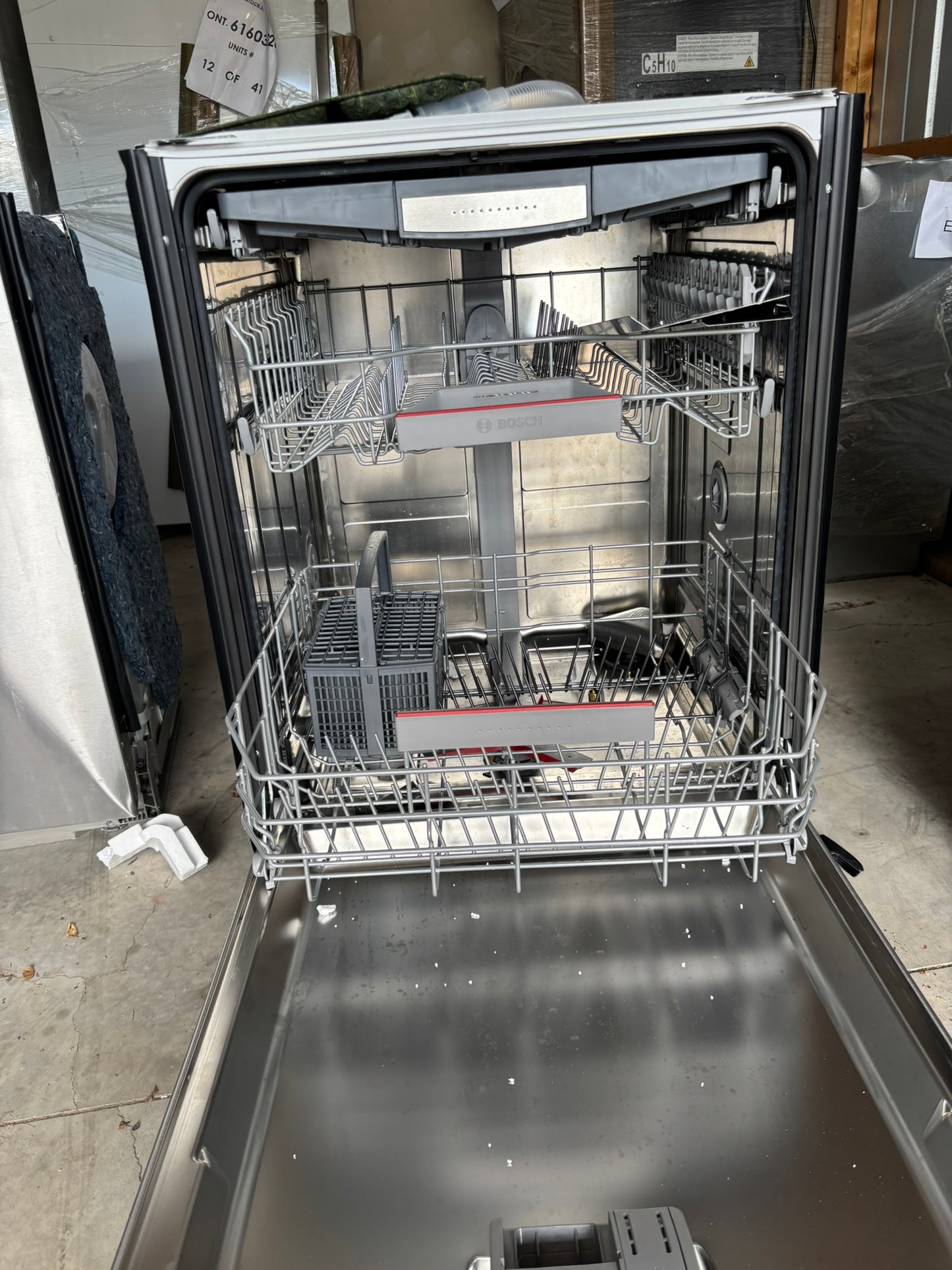 Bosch 800 Series Top Control Towel Bar Handle Dishwasher, Stainless Steel Tub, CrystalDry Technology, Ultra Quiet 42 dBa Scratch & Dent WCA232 - SHX78CC5UC