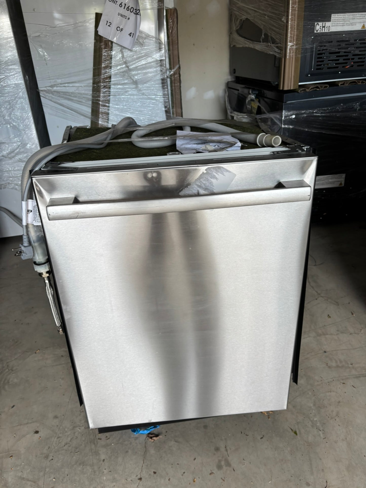 Bosch 800 Series Top Control Towel Bar Handle Dishwasher, Stainless Steel Tub, CrystalDry Technology, Ultra Quiet 42 dBa Scratch & Dent WCA233 - SHX78CC5UC