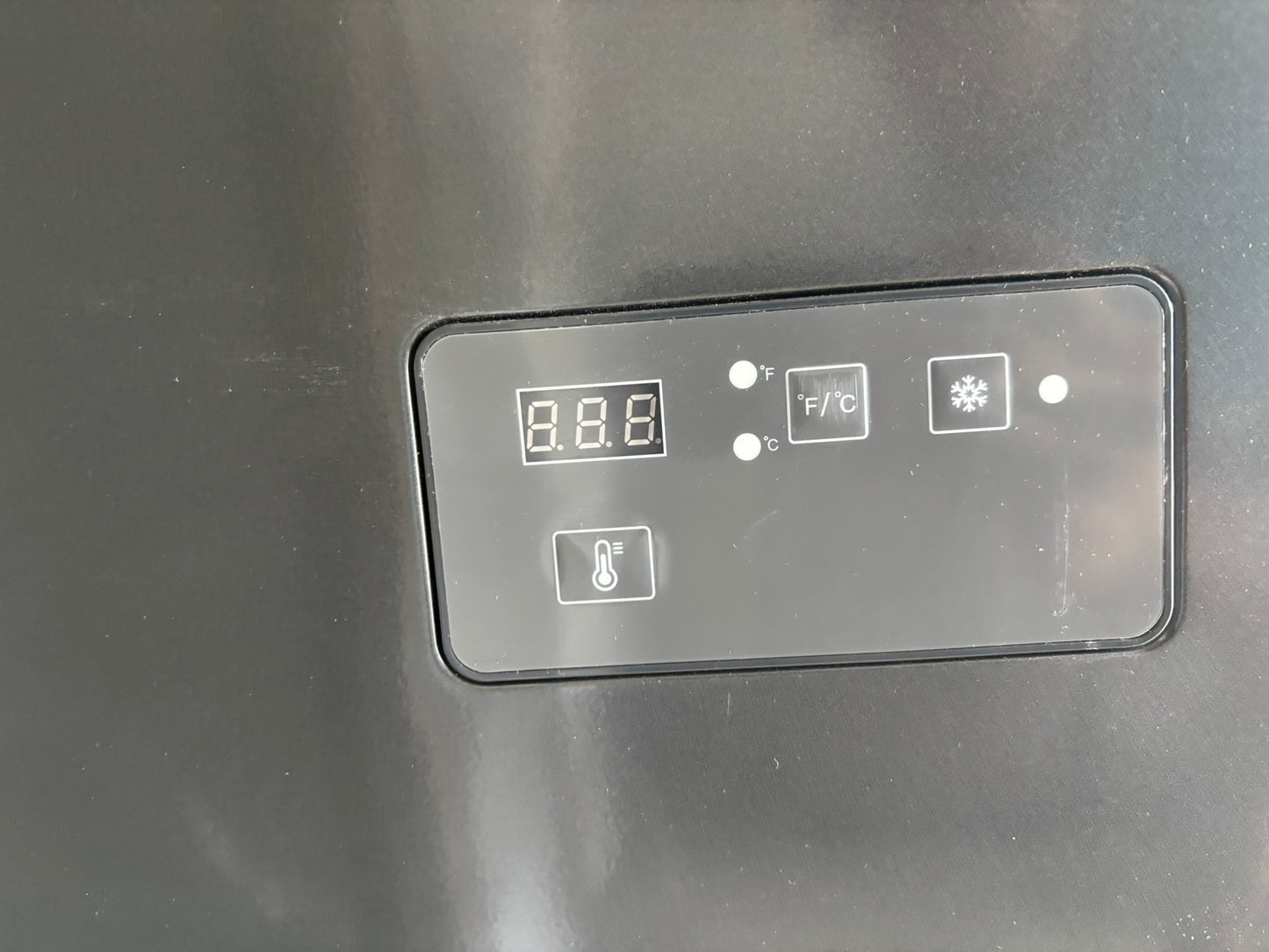 Professional Series Garage Ready 10.0 cu. ft. Chest Freezer - Scratch & Dent WCA234 - PS-CFR102-I6A